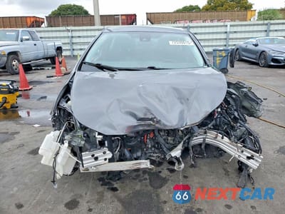 Piąte zdjęcie samochodu w środku: 2019 TOYOTA PRIUS LE VIN:JTDKARFU3K3085860 - miniatura