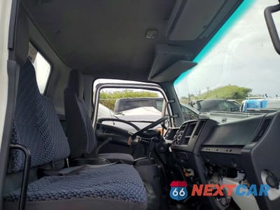 Piąte zdjęcie samochodu w środku: 2024 ISUZU NPR HD BOX TRUCK VIN:54DC4W1D3RS205542 - miniatura