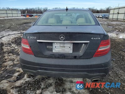 Zdjęcie 6 z 12 samochodu: 2013 MERCEDES-BENZ C 300 4MATIC VIN:WDDGF8AB6DA839538 - miniatura