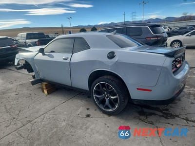 Drugie zdjęcie samochodu z przodu: 2020 DODGE CHALLENGER SXT VIN:2C3CDZAG6LH243091 - miniatura