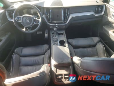 Zdjęcie 8 z 11 samochodu: 2021 VOLVO XC60 T5 R-DESIGN VIN:YV4102DM1M1846647 - miniatura