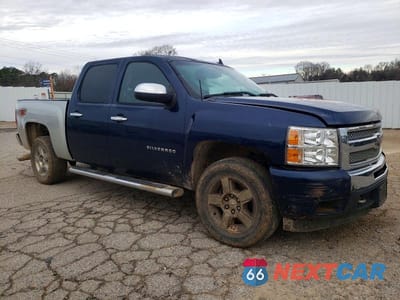 Czwarte zdjęcie samochodu z boku: 2011 CHEVROLET SILVERADO K1500 LT VIN:3GCPKSE32BG291705 - miniatura