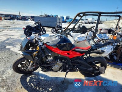 Trzecie zdjęcie samochodu z tyłu: 2016 BMW S 1000 RR VIN:WB10D2107GZ354132 - miniatura