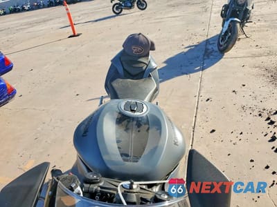 Piąte zdjęcie samochodu w środku: 2025 KAWASAKI ZX636 K VIN:JKBZXJK16SA010422 - miniatura