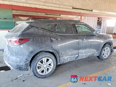 Trzecie zdjęcie samochodu z tyłu: 2022 CHEVROLET BLAZER 2LT VIN:3GNKBCR4XNS232333 - miniatura