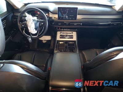 Zdjęcie 8 z 14 samochodu: 2023 LINCOLN AVIATOR VIN:5LM5J0XC8PGL07896 - miniatura