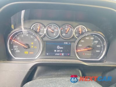 Zdjęcie 9 z 13 samochodu: 2019 CHEVROLET SILVERADO K1500 LT VIN:1GCUYDED5KZ396714 - miniatura