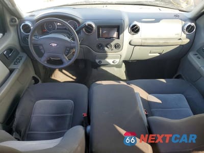 Zdjęcie 8 z 14 samochodu: 2006 FORD EXPEDITION XLS VIN:1FMPU13516LA09079 - miniatura
