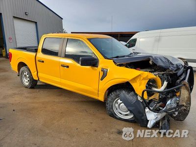 Czwarte zdjęcie samochodu z boku: 2021 FORD F150 SUPERCREW VIN:1FTFW1E53MKD34827 - miniatura