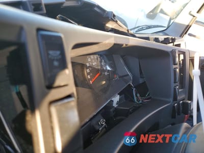 Zdjęcie 9 z 11 samochodu: 2025 ISUZU NPR HD TRUCK CAB AND CHASSIS VIN:54DC4W1D7SS205081 - miniatura