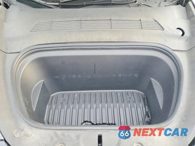 Zdjęcie 12 z 13 samochodu: 2023 TESLA MODEL Y VIN:7SAYGDEE6PA117037 - miniatura