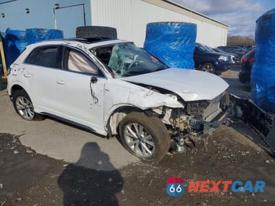 Czwarte zdjęcie samochodu z boku: 2023 AUDI Q3 PREMIUM S LINE 45 VIN:WA1DECF3XP1043815 - miniatura