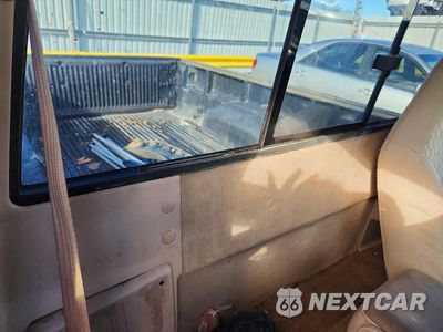 Zdjęcie 10 z 12 samochodu: 2002 MAZDA B3000 VIN:4F4YR12U72TM08888 - miniatura