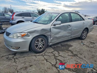 2002 TOYOTA CAMRY LE 4T1BE32K92U601246 - główne zdjęcie licytacji z USA - miniatura