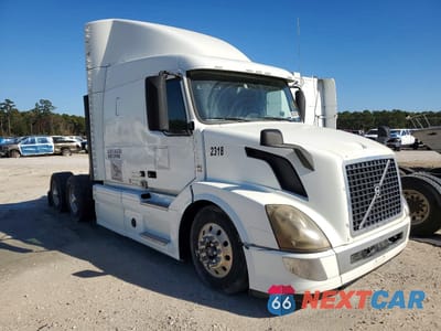 2017 VOLVO VNL SEMI TRUCK 4V4NC9EG1HN976959 - główne zdjęcie licytacji z USA - miniatura