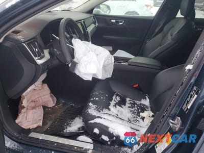 Zdjęcie 7 z 12 samochodu: 2022 VOLVO V60 CROSS COUNTRY T5 MOMENTUM VIN:YV4102WK7N1088245 - miniatura