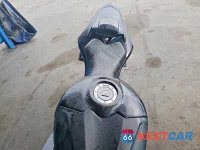 Piąte zdjęcie samochodu w środku: 2007 YAMAHA YZFR1 VIN:JYARN20E37A003443 - miniatura