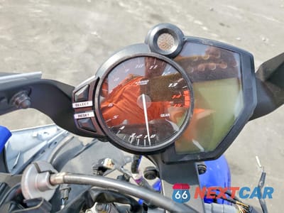 Zdjęcie 7 z 9 samochodu: 2011 YAMAHA YZFR1 VIN:JYARN23E3BA010543 - miniatura