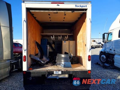 Zdjęcie 10 z 14 samochodu: 2023 FORD E350 BOX TRUCK VIN:1FDWE3FK4PDD25724 - miniatura