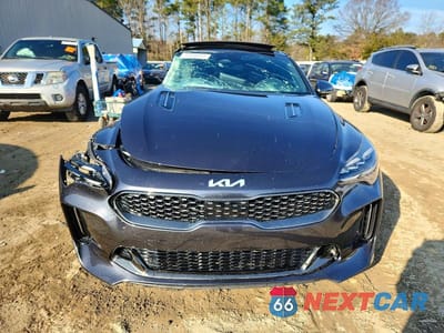 Piąte zdjęcie samochodu w środku: 2022 KIA STINGER GT1 VIN:KNAE45LC1N6122283 - miniatura