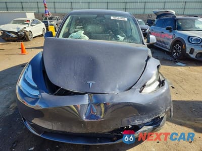 Piąte zdjęcie samochodu w środku: 2023 TESLA MODEL Y VIN:7SAYGDEE6PA120651 - miniatura