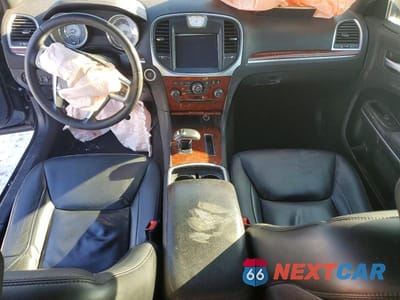 Zdjęcie 8 z 12 samochodu: 2013 CHRYSLER 300 VIN:2C3CCAAG3DH510063 - miniatura