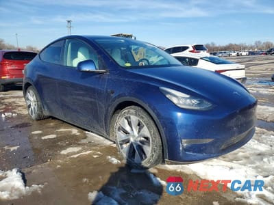 Czwarte zdjęcie samochodu z boku: 2021 TESLA MODEL Y VIN:5YJYGDEE4MF271127 - miniatura