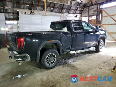 Trzecie zdjęcie samochodu z tyłu: 2022 GMC SIERRA K2500 SLE VIN:1GT59MEY0NF341601 - miniatura