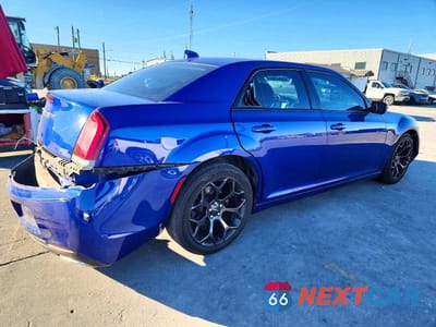 Trzecie zdjęcie samochodu z tyłu: 2020 CHRYSLER 300 TOURING VIN:2C3CCAAG2LH115760 - miniatura