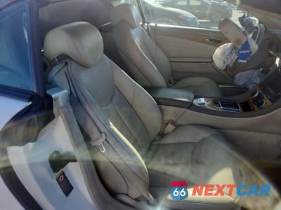 Zdjęcie 10 z 13 samochodu: 2007 MERCEDES-BENZ SL 550 VIN:WDBSK71F37F123215 - miniatura
