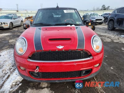 Piąte zdjęcie samochodu w środku: 2012 MINI COOPER S VIN:WMWZP3C5XCT550379 - miniatura