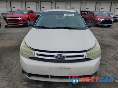 Piąte zdjęcie samochodu w środku: 2010 FORD FOCUS SE VIN:1FAHP3FN5AW248901 - miniatura