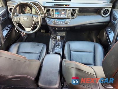 Zdjęcie 8 z 12 samochodu: 2017 TOYOTA RAV4 SE VIN:JTMJFREV0HJ704460 - miniatura