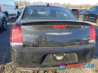 Zdjęcie 6 z 11 samochodu: 2015 CHRYSLER 300 S VIN:2C3CCABT4FH808135 - miniatura