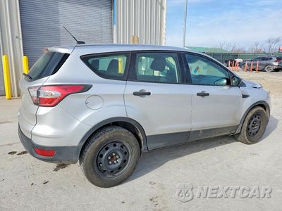 Trzecie zdjęcie samochodu z tyłu: 2017 FORD ESCAPE S VIN:1FMCU0F74HUB33754 - miniatura
