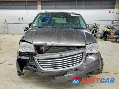 Piąte zdjęcie samochodu w środku: 2015 CHRYSLER TOWN & COUNTRY TOURING VIN:2C4RC1BG8FR521240 - miniatura