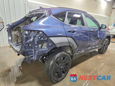 Trzecie zdjęcie samochodu z tyłu: 2026 HYUNDAI KONA SEL SPORT VIN:KM8HFCAB2TU361290 - miniatura