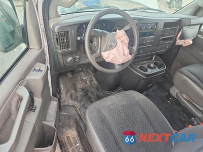 Zdjęcie 8 z 14 samochodu: 2019 GMC SAVANA G2500 VIN:1GTW7AFG5K1236415 - miniatura