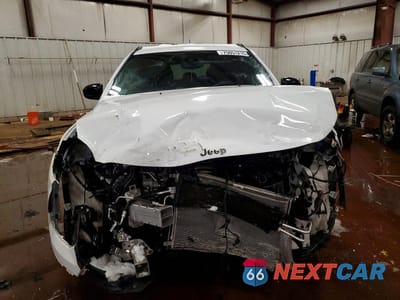 Piąte zdjęcie samochodu w środku: 2023 JEEP COMPASS LATITUDE VIN:3C4NJDBN9PT566934 - miniatura