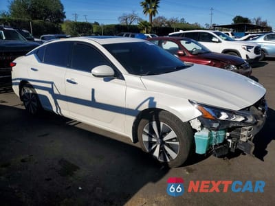 Czwarte zdjęcie samochodu z boku: 2019 NISSAN ALTIMA SV VIN:1N4BL4DV2KC156528 - miniatura