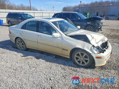 Czwarte zdjęcie samochodu z boku: 2007 MERCEDES-BENZ C 280 4MATIC VIN:WDBRF92H77F840571 - miniatura