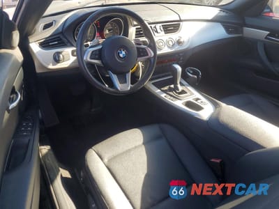 Zdjęcie 8 z 12 samochodu: 2011 BMW Z4 SDRIVE30I VIN:WBALM5C51BE380314 - miniatura