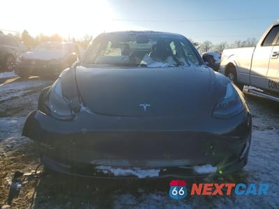 Piąte zdjęcie samochodu w środku: 2023 TESLA MODEL 3 VIN:5YJ3E1EC5PF580557 - miniatura