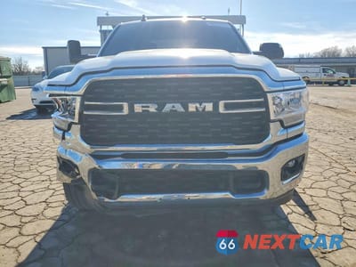 Piąte zdjęcie samochodu w środku: 2022 RAM 2500 BIG HORN VIN:3C6UR5DL4NG386358 - miniatura