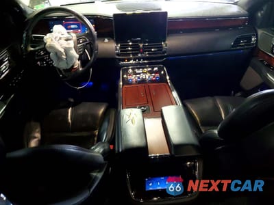 Zdjęcie 8 z 14 samochodu: 2023 LINCOLN NAVIGATOR RESERVE VIN:5LMJJ2LGXPEL13911 - miniatura