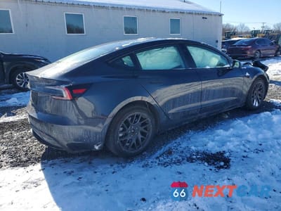 Trzecie zdjęcie samochodu z tyłu: 2025 TESLA MODEL 3 VIN:5YJ3E1EA2SF965615 - miniatura
