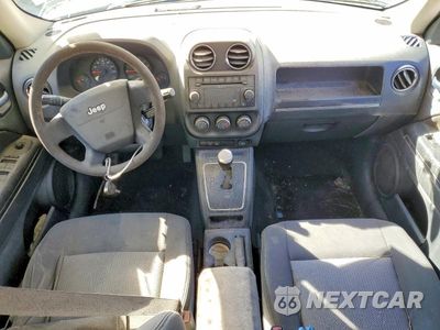 Zdjęcie 8 z 11 samochodu: 2010 JEEP PATRIOT SPORT VIN:1J4NT2GB4AD503230 - miniatura