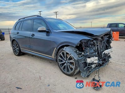 Czwarte zdjęcie samochodu z boku: 2022 BMW X7 M50I VIN:5UXCX6C09N9K08967 - miniatura