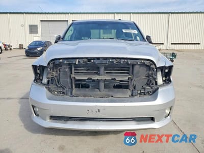 Piąte zdjęcie samochodu w środku: 2017 RAM 1500 ST VIN:3C6RR6KT1HG504661 - miniatura