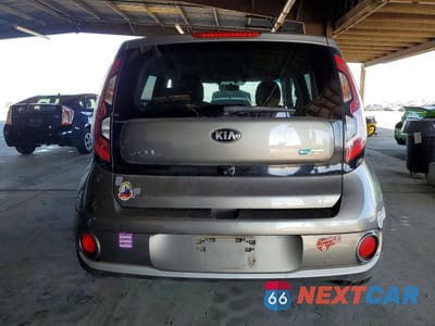 Zdjęcie 6 z 11 samochodu: 2017 KIA SOUL EV VIN:KNDJP3AE3H7022248 - miniatura